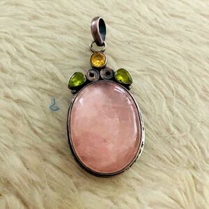 Rose Quartz Silver Pendant with Peridot Stones